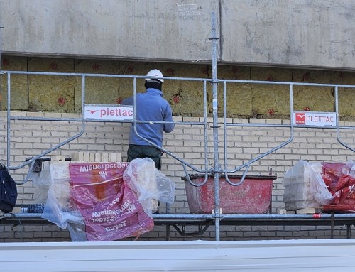 Les murs de briques sont en cours de maçonnerie